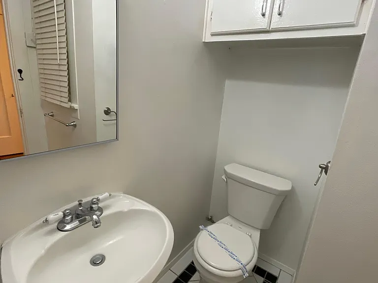 3943 Centre St #3943 — Photo 19