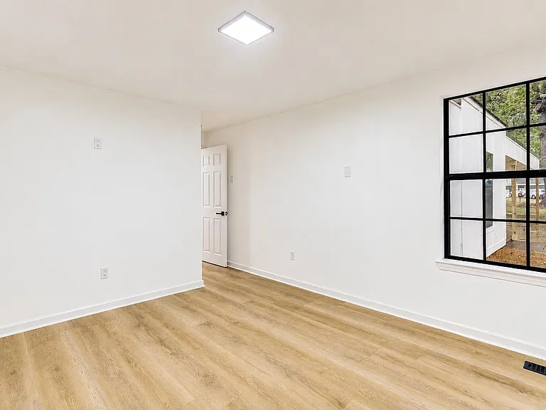 3116 Domar St — Photo 9