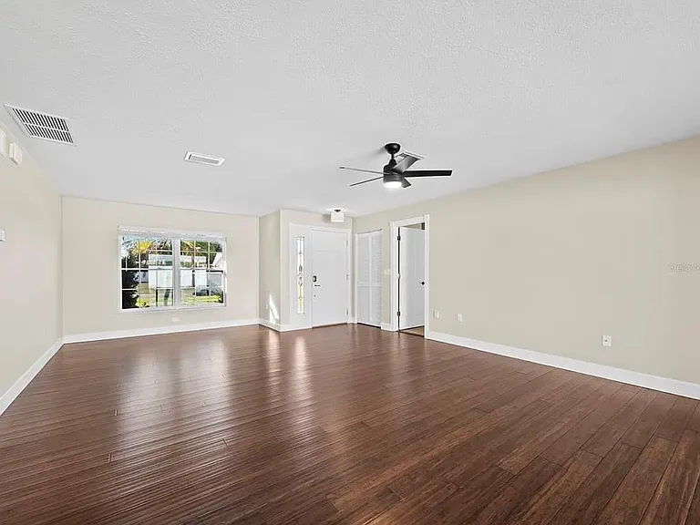 1856 Woodhaven Cir — Photo 5