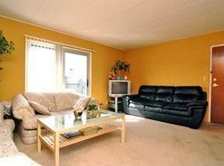 3223 W Parkway Dr APT 3A, Northbrook, IL 60062