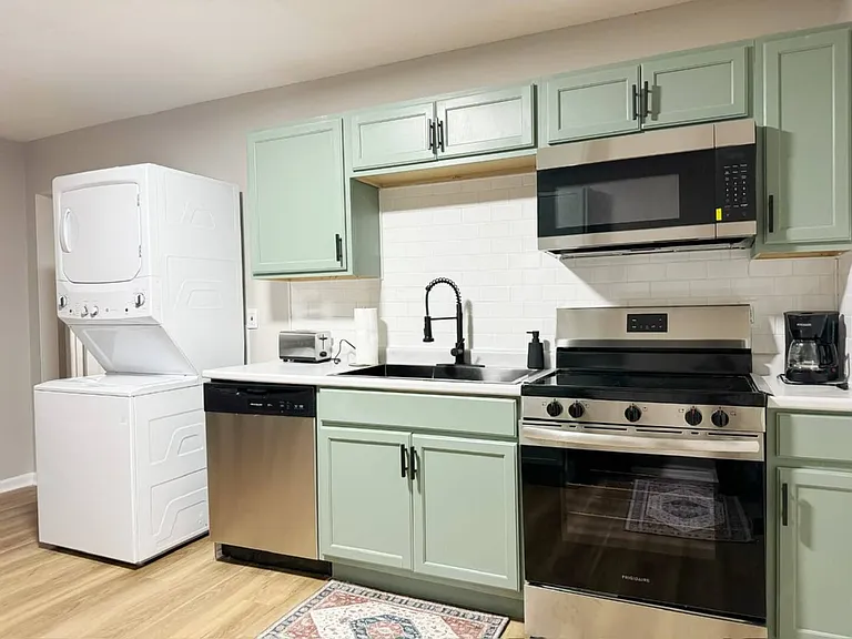 805 Fairlawn Ct #1 — Photo 14