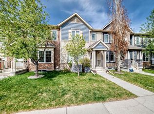 553 E Windstone Cmn SW, Airdrie, AB T4B3T3