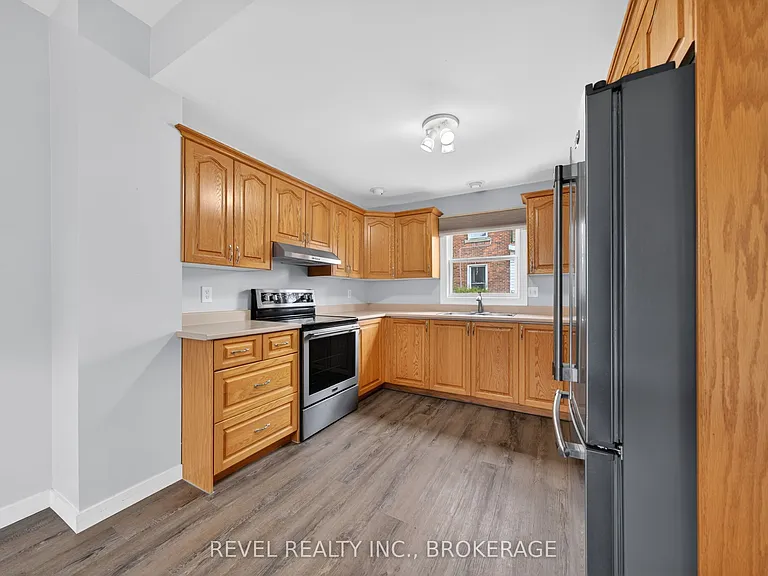 38 Bennett St — Photo 16