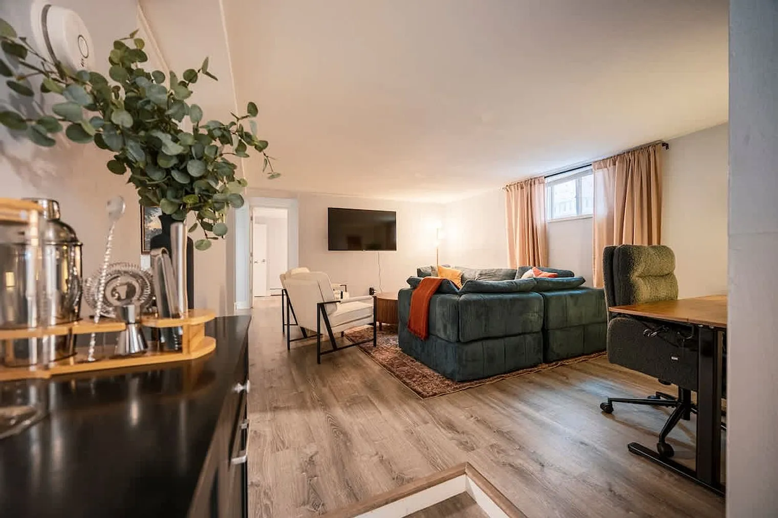3 bed, 1.0 bath, $3,323 — Photo 1
