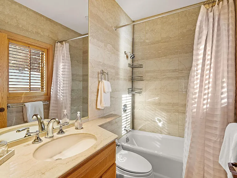 413 W Smuggler St — Photo 13