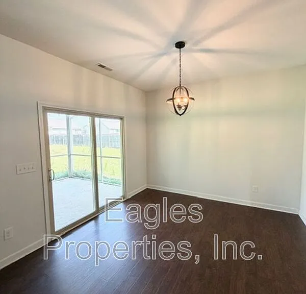 215 Ingram Fields Dr — Photo 3