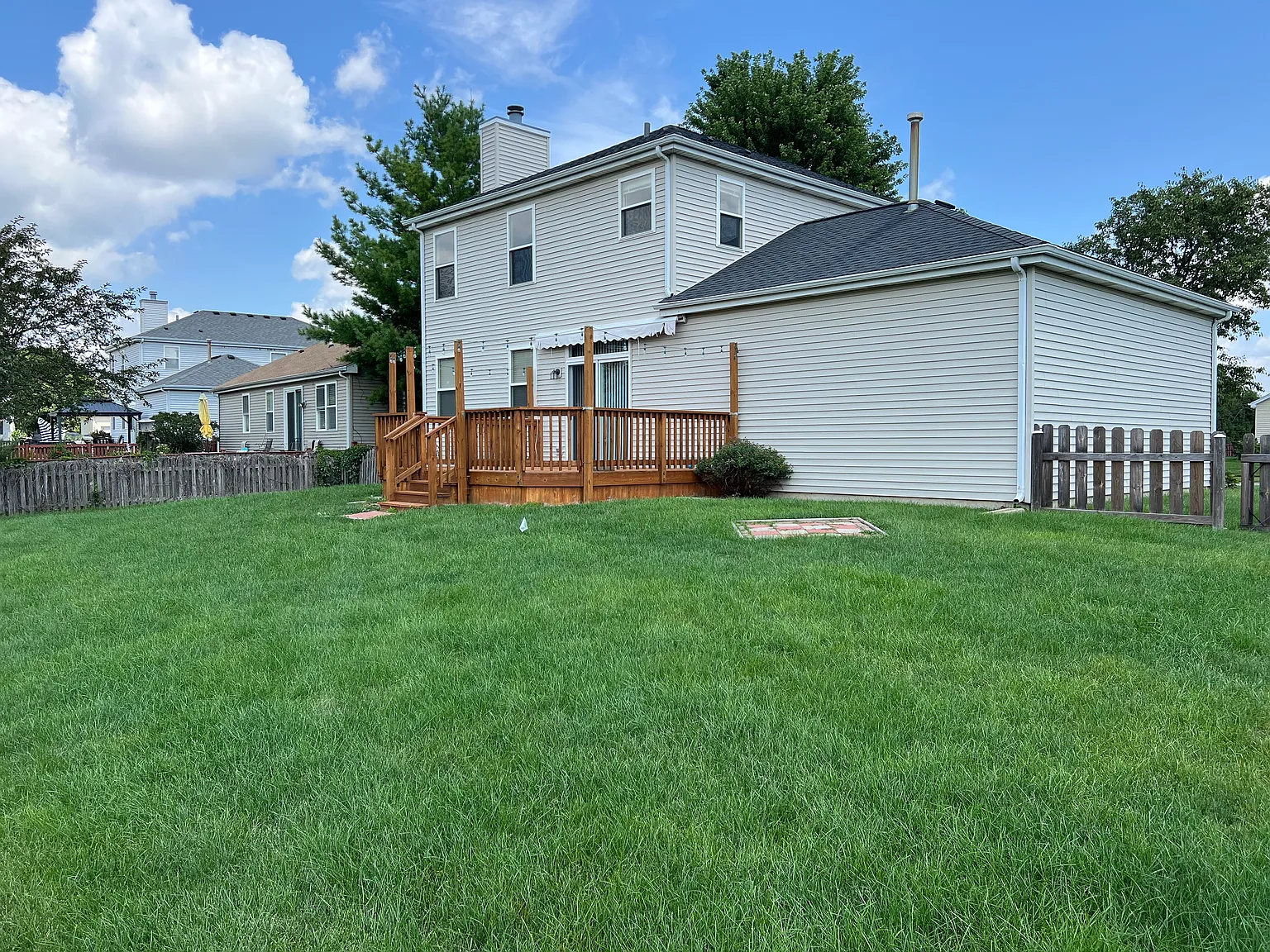 3 bed, 2.5 bath, 1934 sqft, $2,800 — Photo 2
