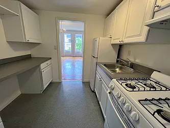 Rented by R New York