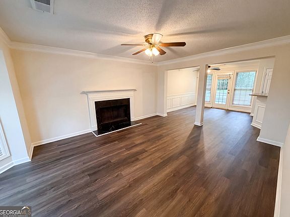 3rd image of 215 Twin Brook Way