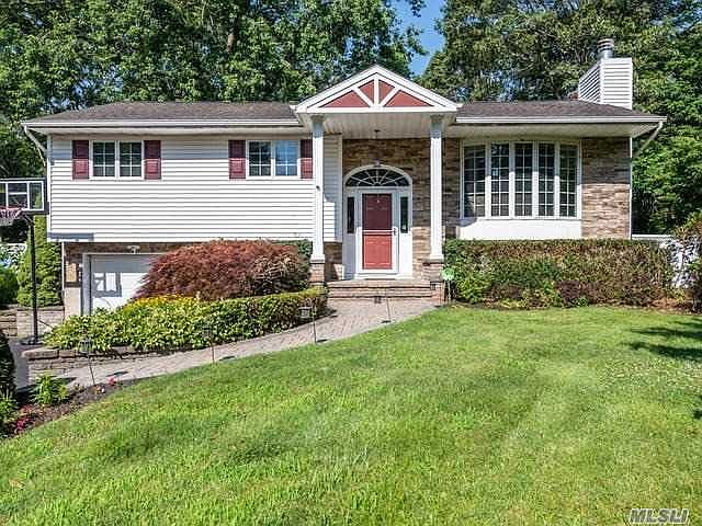 1st image of 11 Burrwood Ct