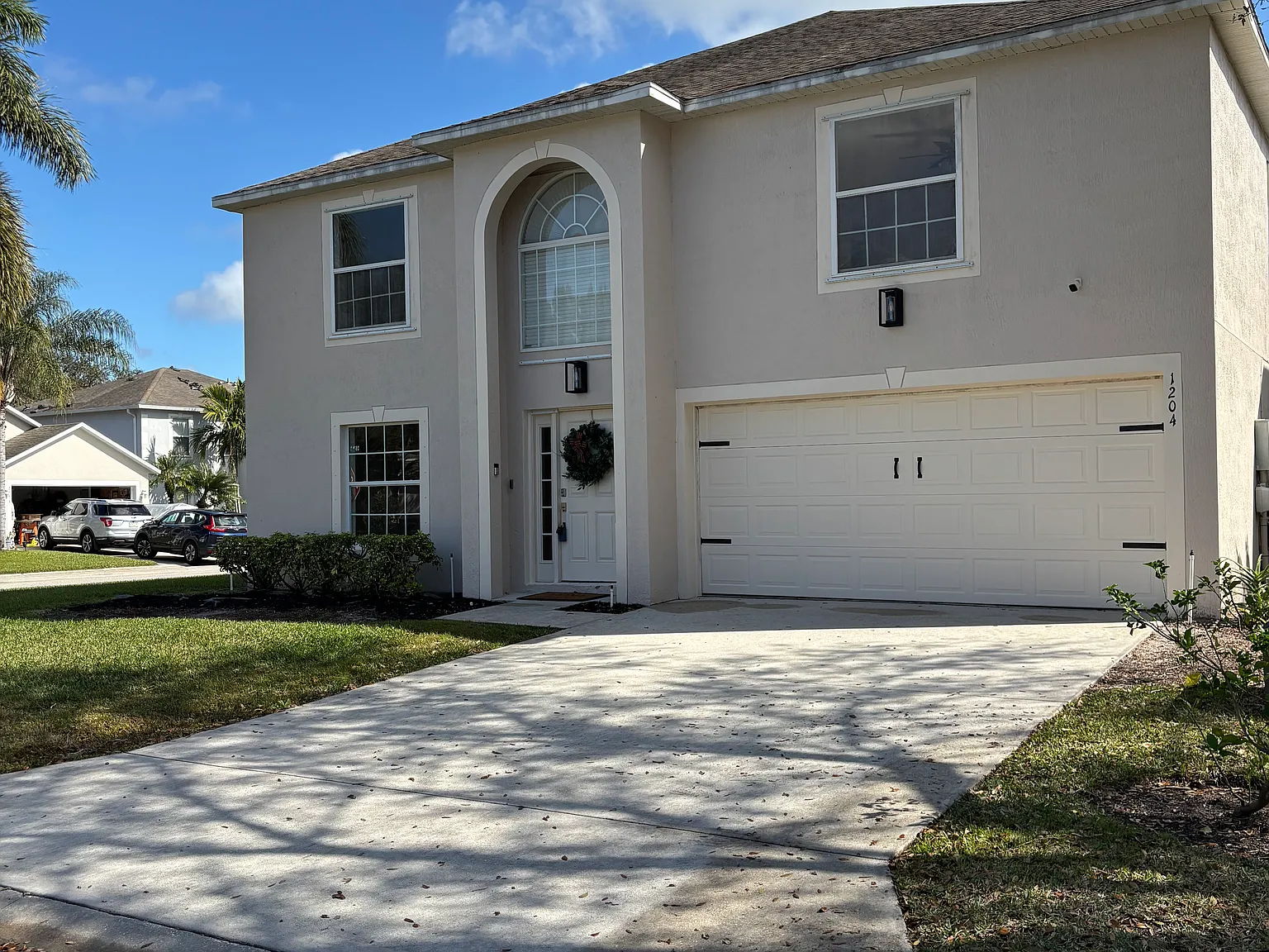 1204 25th Ter SW — Photo 2