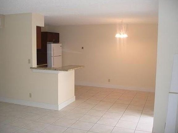 4th image of 11450 NW 43rd St #11450