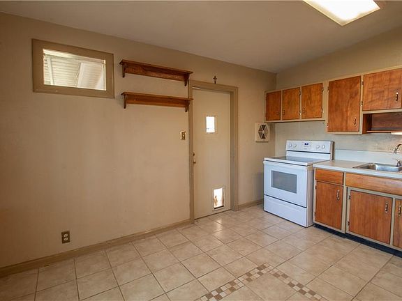 5th image of 301 E Morrell Dr