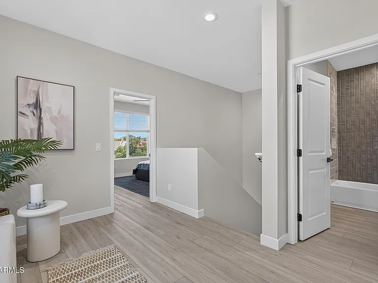 2601 E Clarendon Ave #3 — Photo 20