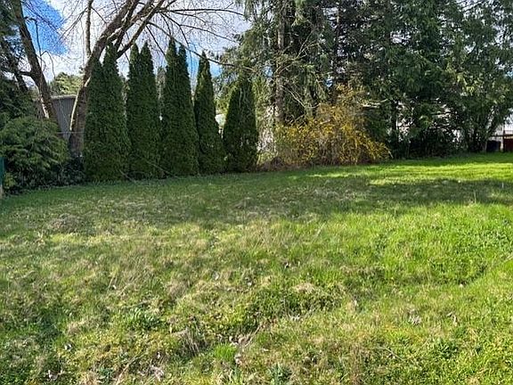 3rd image of 8266 King George Blvd #46