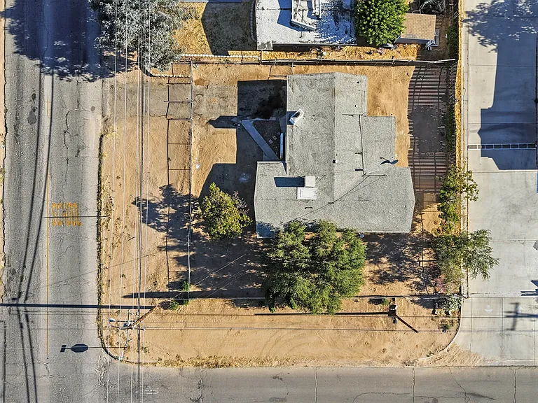 9390 3rd Ave — Photo 23