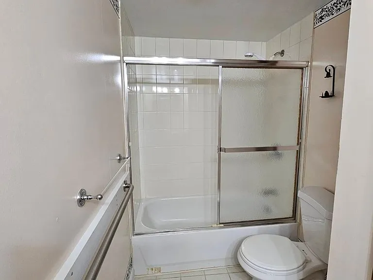 4 Clarissa St #2 — Photo 9