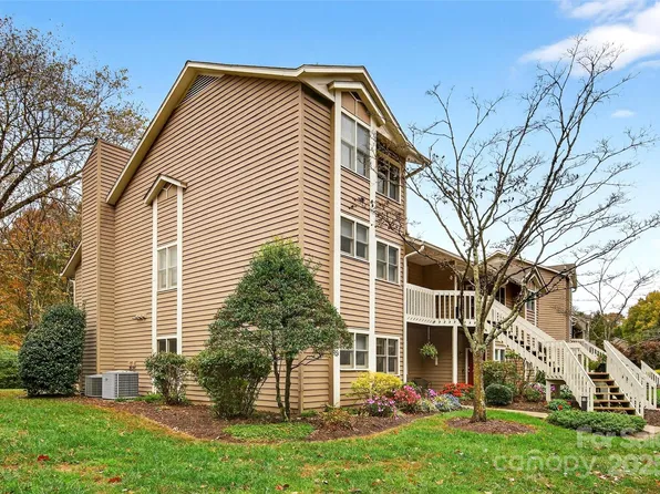 16 Timberlake Dr, Asheville, NC 28803