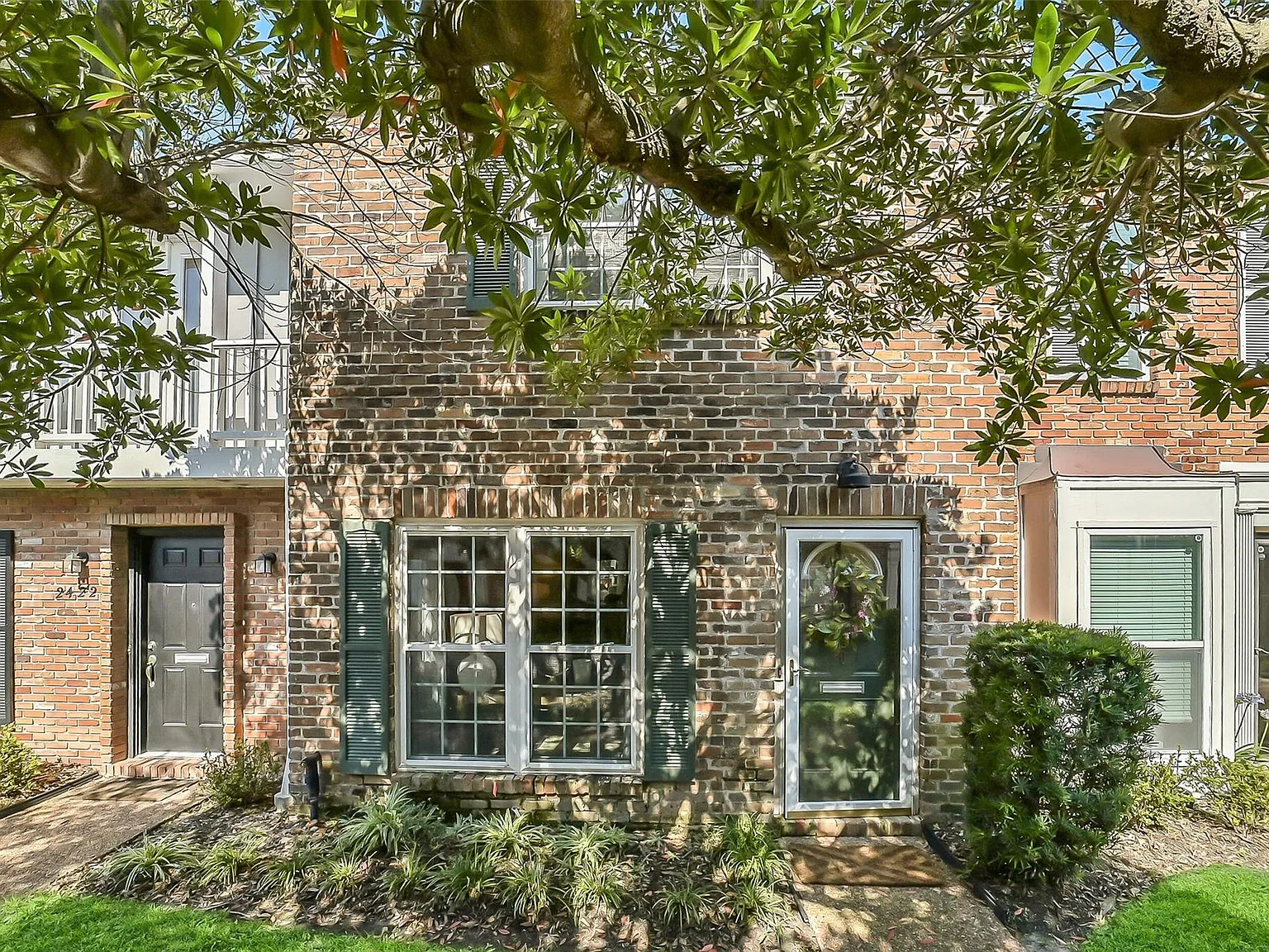 2 bed, 1.5 bath, 1394 sqft, $2,200 — Photo 3