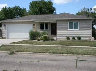1022 S 5th Ave E, Newton, IA 50208