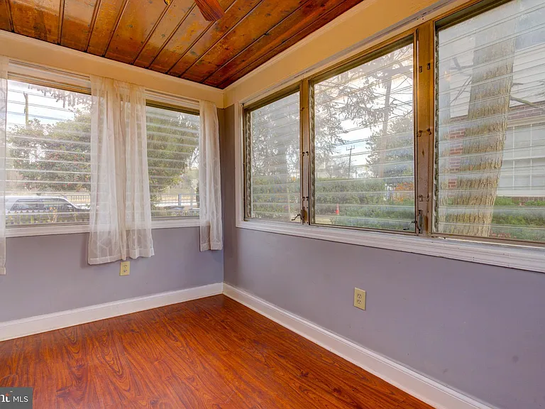 6916 New Hampshire Ave — Photo 8