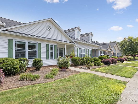 5th image of 707 Dalebrook Ln