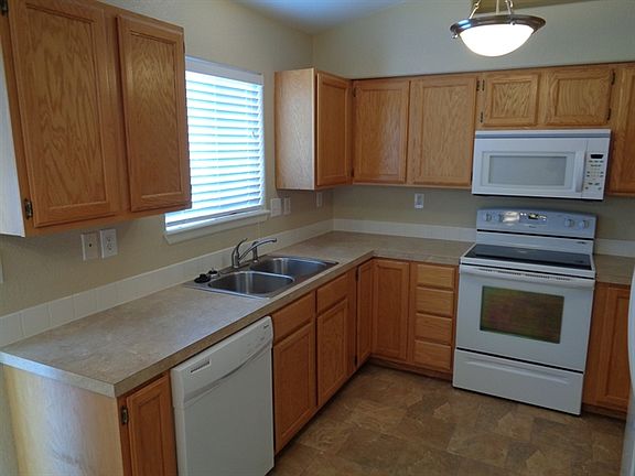 4th image of 3018 43rd Ave
