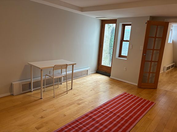 4th image of 203A Windsor Pl #Hse