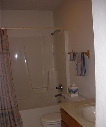 4th image of 6800 E Oakwood Ave
