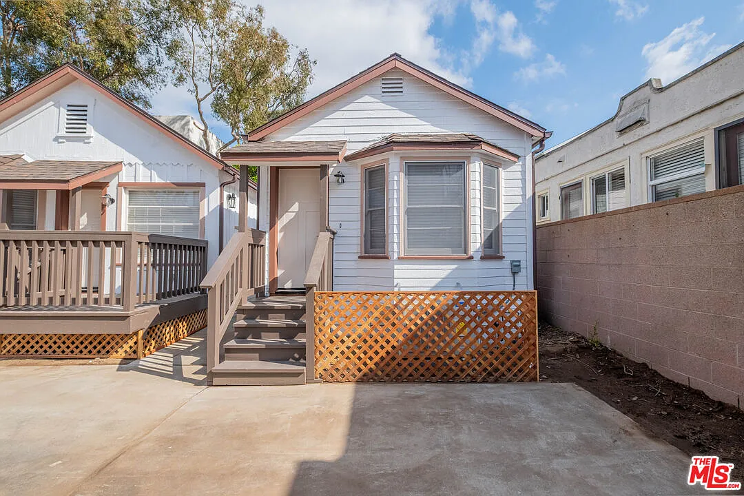 Building Photo - 216 N Catalina Ave #E