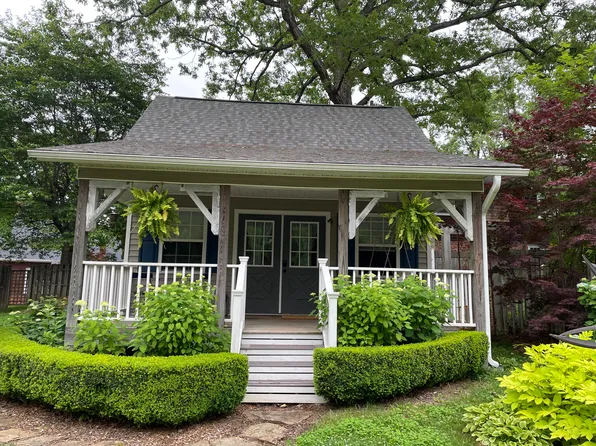 1636 Kensington Rd, Hendersonville, NC 28791