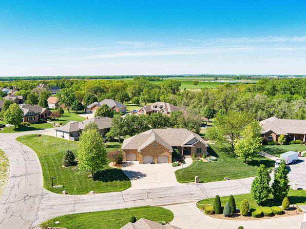 2502 Maclean Cir, Salina, KS 67401