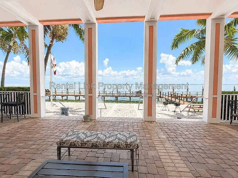 4728 Beach Dr SE #B — Photo 34