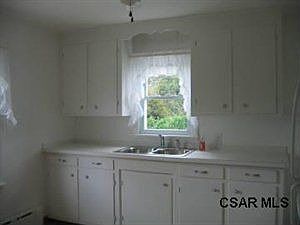 2nd image of 105 Clermont St