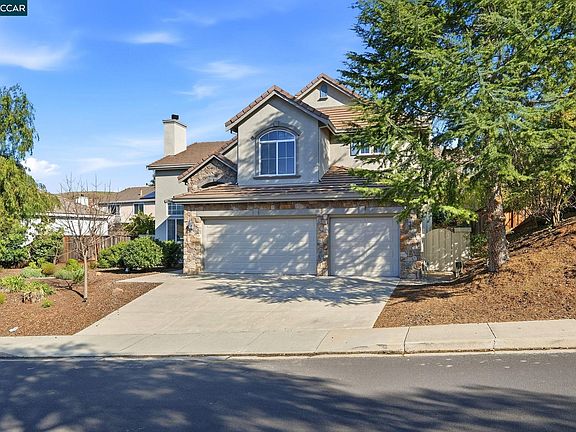 4th image of 868 Deer Spring Cir