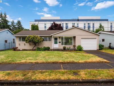 10438 NE Davis St, Portland, OR, 97220