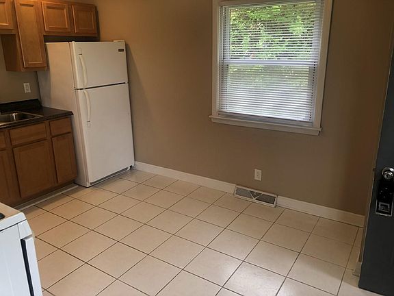 3rd image of 1 E Hickory St #1D
