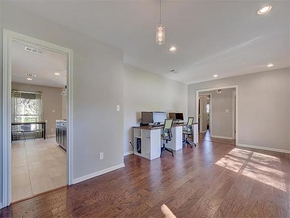 5th image of 11110 Oak Knoll Dr