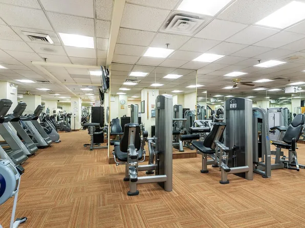 269 Grand Central Parkway image 16 of 25