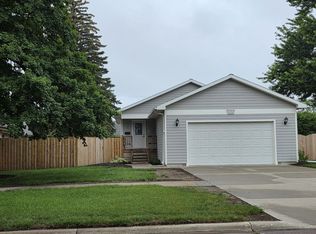 555 Idaho Ave SE, Huron, SD 57350