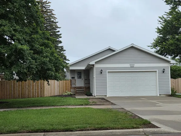 555 Idaho Ave SE, Huron, SD 57350