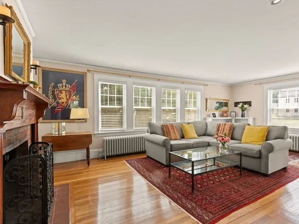 179 N Main St, Sharon, MA 02067