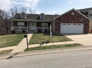 710 Sunset Dr, New Haven, MO 63068