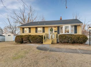 209 Brookside Dr, Belford, NJ 07718