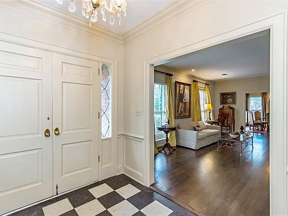 2nd image of 2534 Wildwood Dr