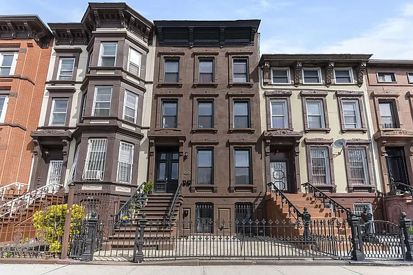 Rented by Compass | media 23