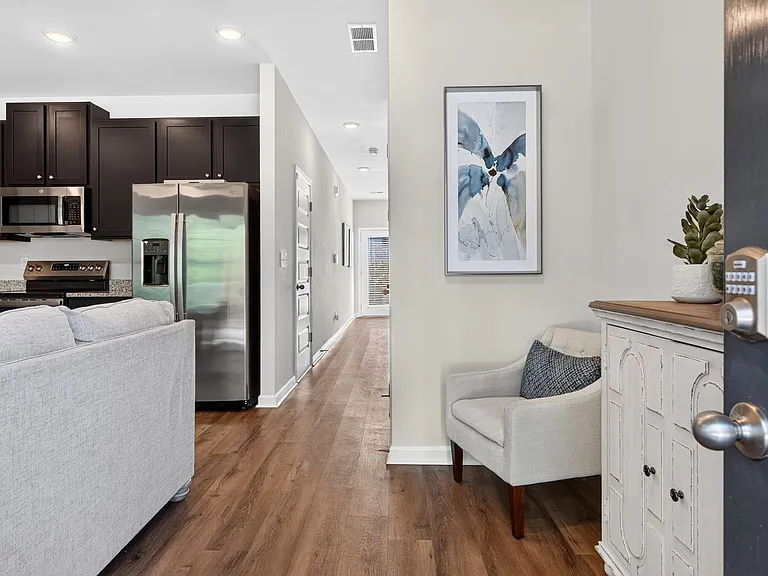 1015 Hayden St NW — Photo 3