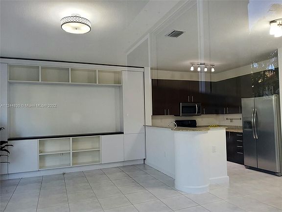 4th image of 11252 NW 54th Ter