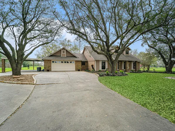 3320 Tower Rd, Santa Fe, TX 77517