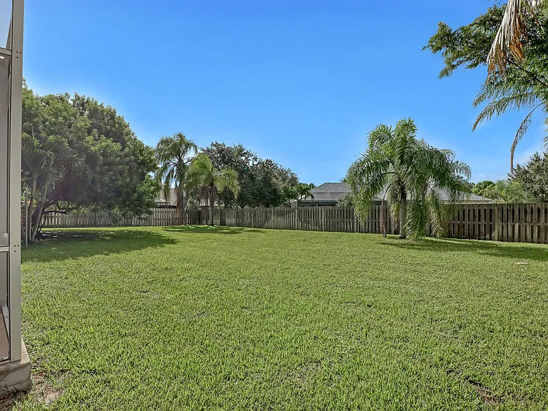 811 Spanish Cay Dr — Photo 33
